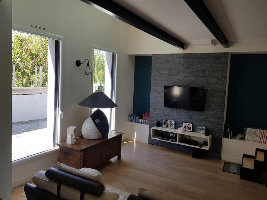 9 Pers 160 M² +Jardin- 10Mn Nantes -30Mn Mer Bouguenais Exterior photo
