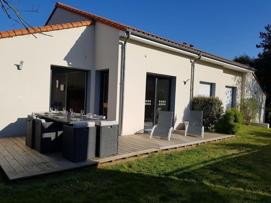 9 Pers 160 M² +Jardin- 10Mn Nantes -30Mn Mer Bouguenais Exterior photo