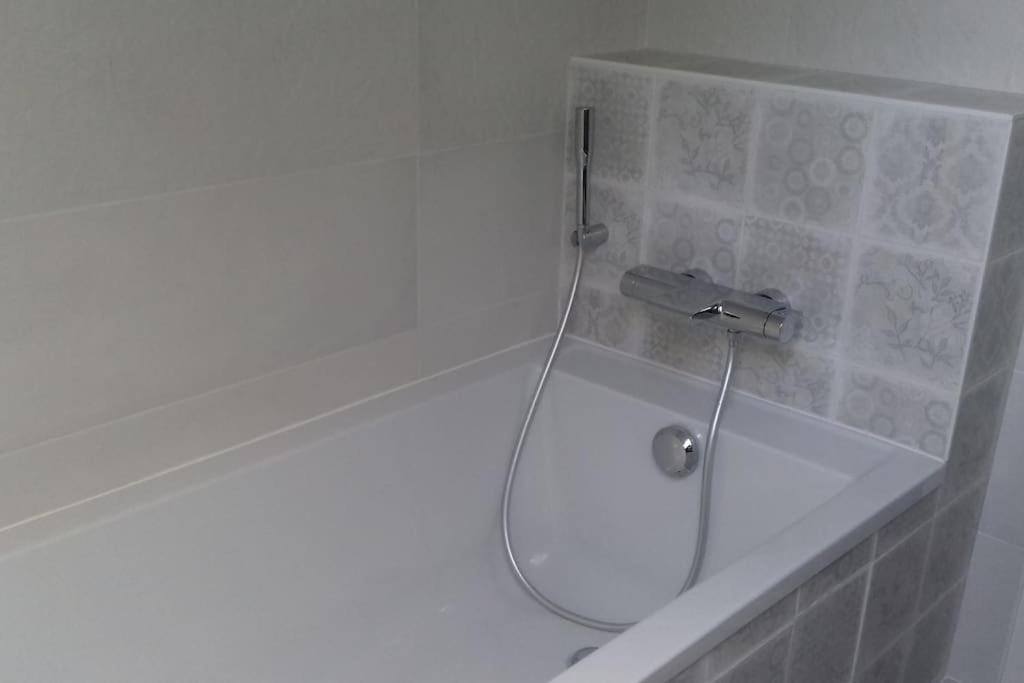 9 Pers 160 M² +Jardin- 10Mn Nantes -30Mn Mer Bouguenais Exterior photo